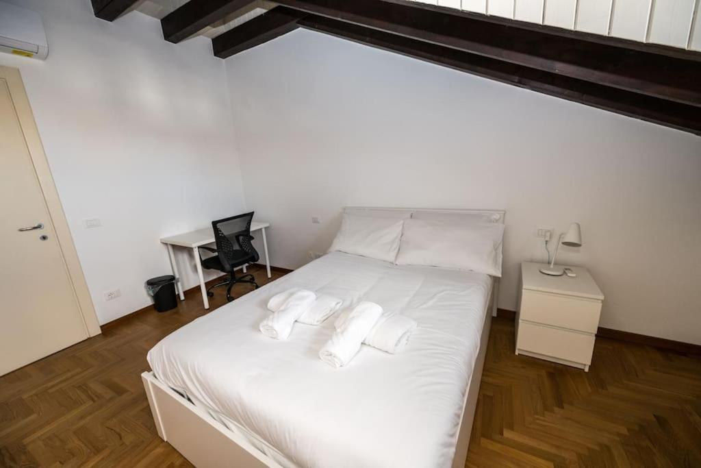 Wonderfull Two Floors Apartment Navigli Milan Bagian luar foto