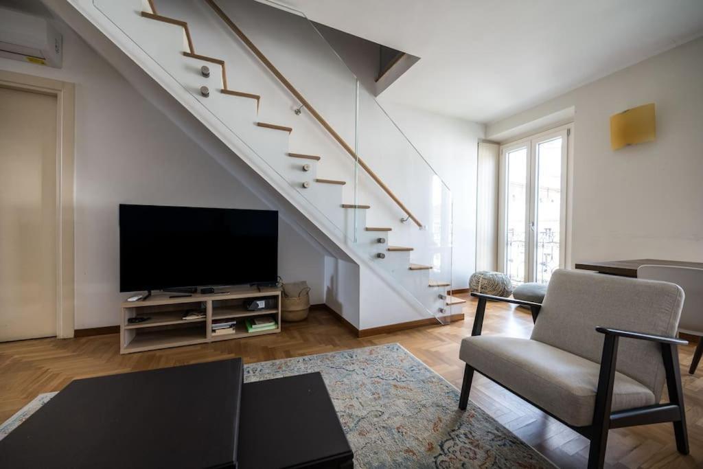 Wonderfull Two Floors Apartment Navigli Milan Bagian luar foto