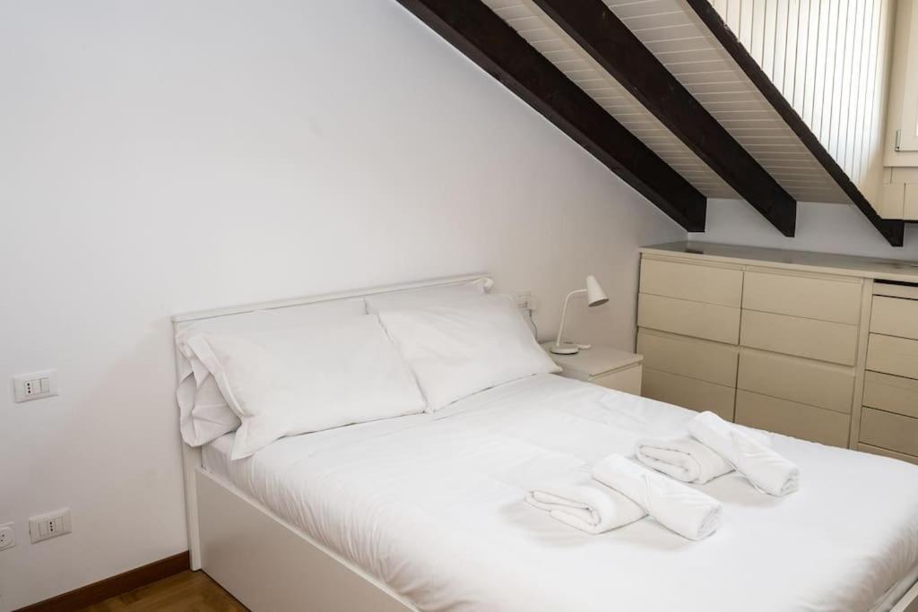Wonderfull Two Floors Apartment Navigli Milan Bagian luar foto